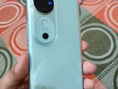 Vivo V40 5G Mint Green ZEISS Camera