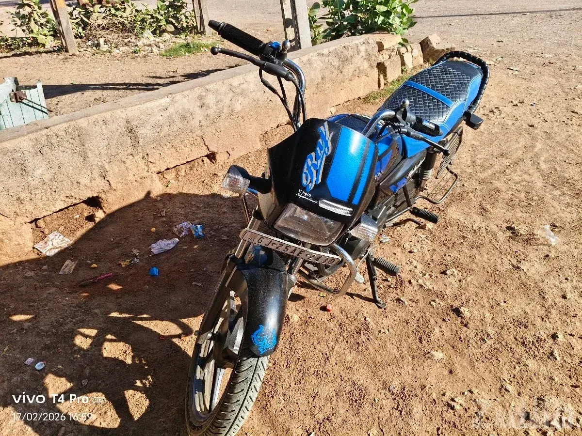 Used Blue Motorcycle 2023 Model for Sale - બાઇક્સ - મોઢવાડા - Image 3
