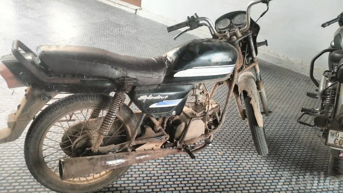 Used Hero Splendor Motorcycle for Sale - Bikes - Bhanvad - Image 2