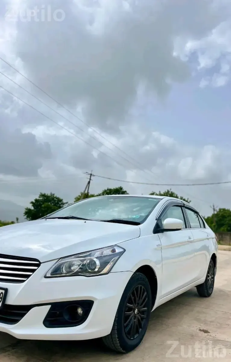 Maruti Suzuki Ciaz VDi+ 2015 - કાર - જુનાગઢ - Image 3