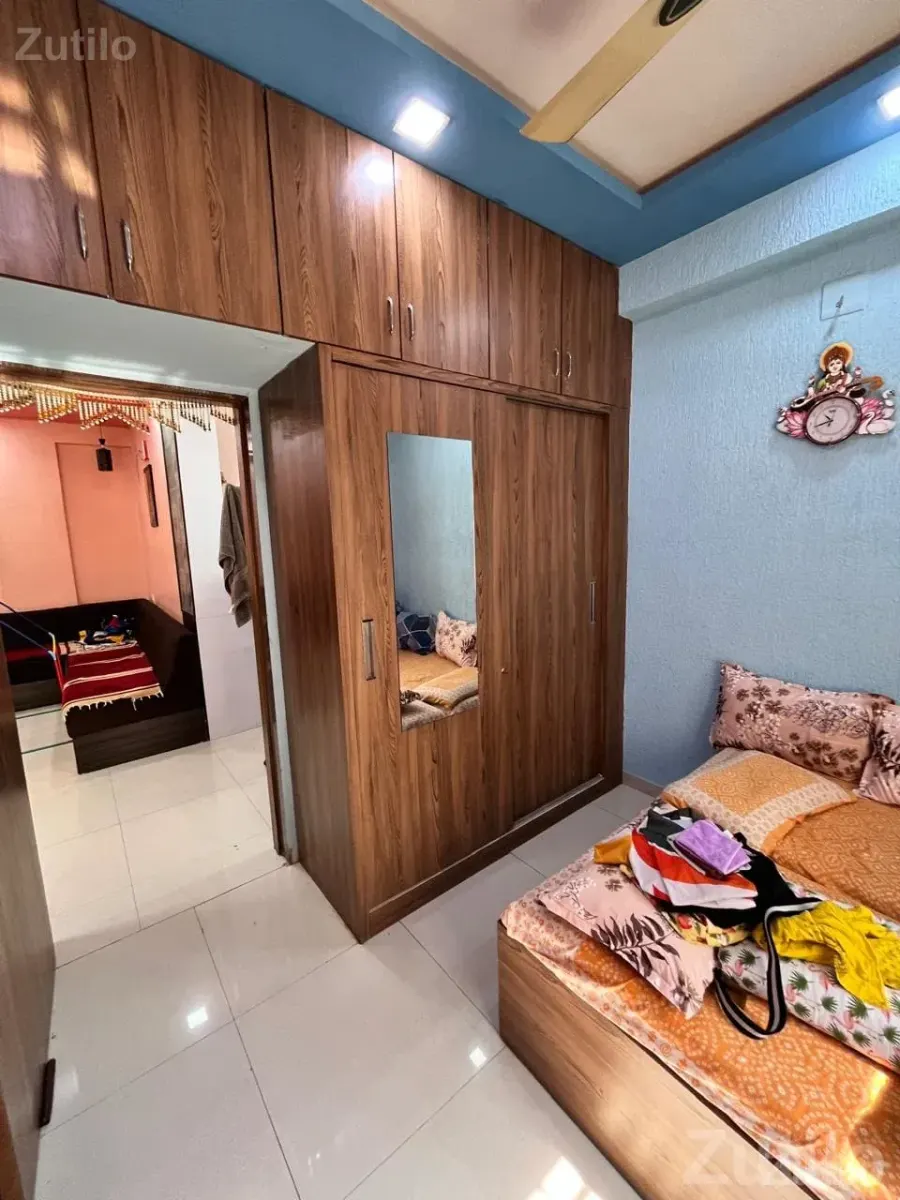 Fully furnished flat for sale 🏠 - House for Sale - Ahmedabad City - Image 5