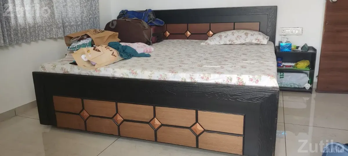 6*6 WOODEN Ply BED - Beds & Mattresses - Gandhinagar City - Image 4