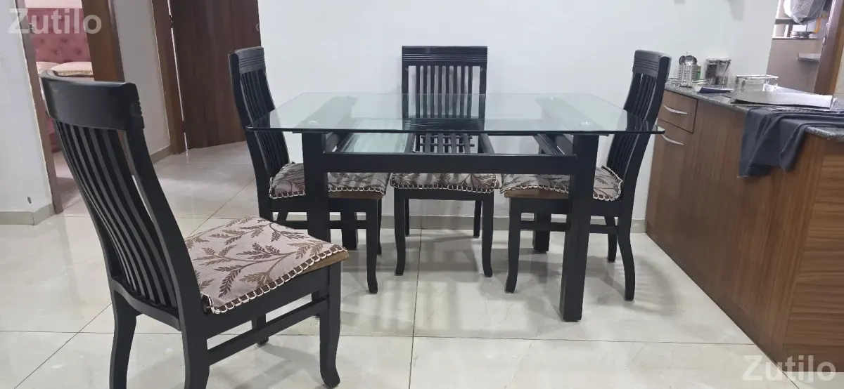 4 Seater Dinning Table - ડાઇનિંગ ટેબલ અને સેટ - અમદાવાદ શહેર - Image 3