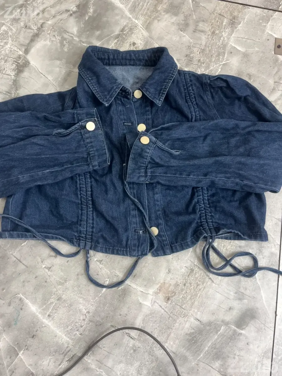 Denim jecket - મહિલાઓના કપડા - અમદાવાદ શહેર - Image 3