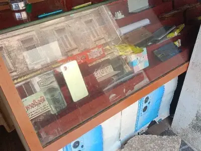 Glass Mobile Display Counter Table Glass Mobile Display Counter Table