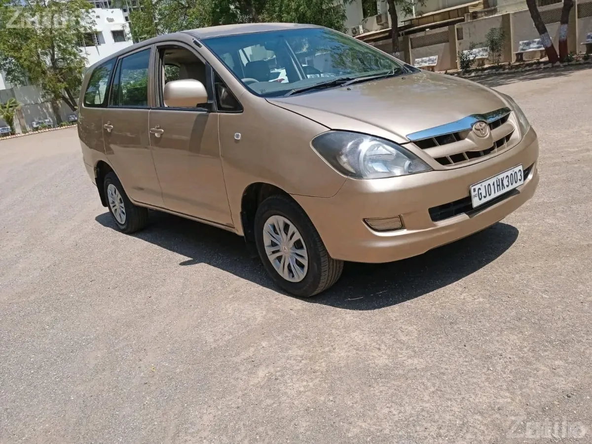 Toyota Innova 2.0 G Petrol 2005 - Cars - Rajkot City - Image 4