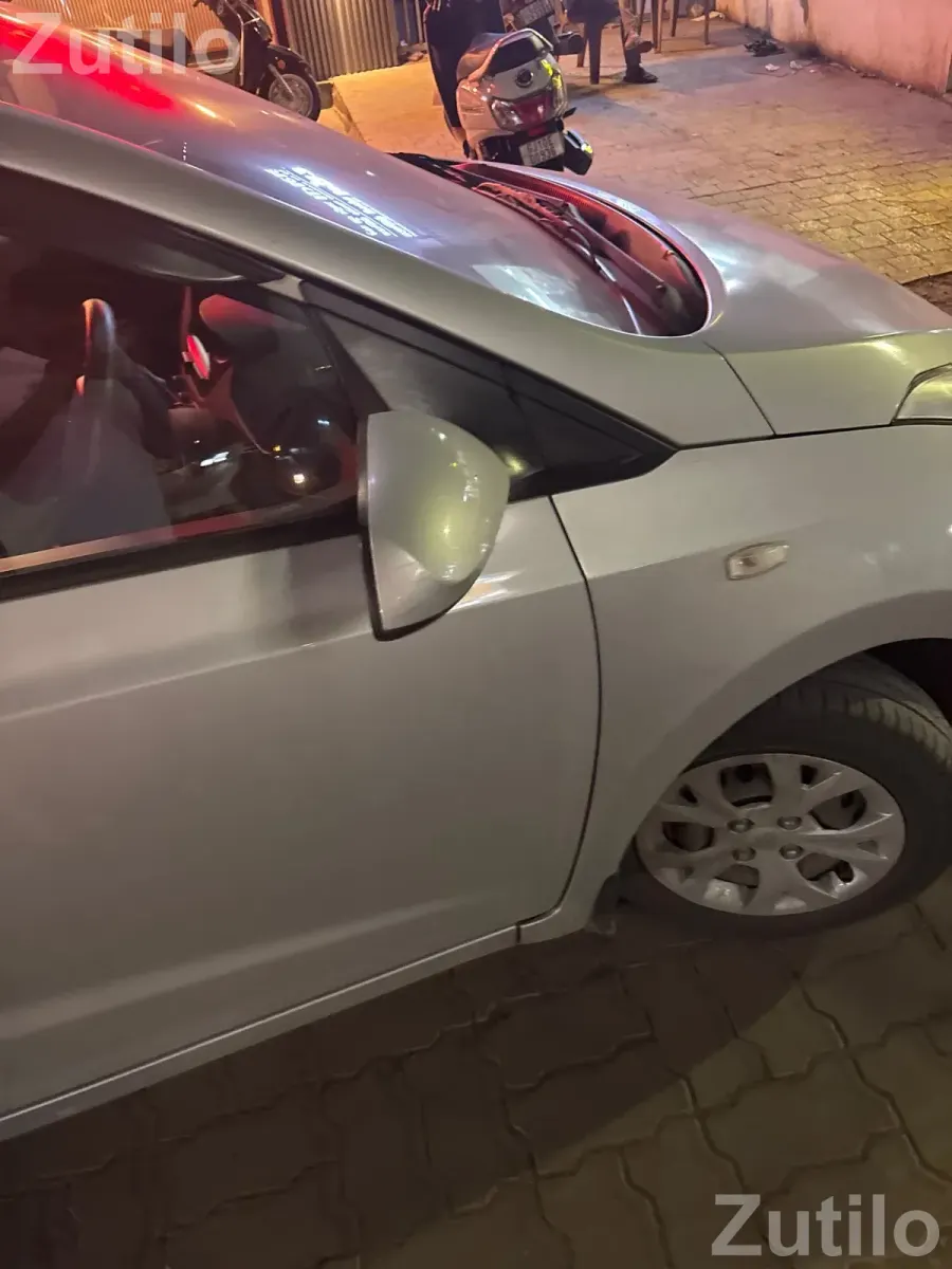Hyundai I 10 - કાર - રાજકોટ શહેર - Image 4
