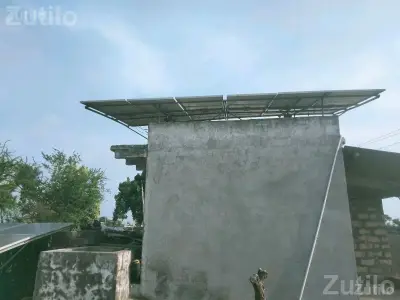 Solar Panel Setup with 18 Plates and Converter Solar Panel Setup with 18 Plates and Converter