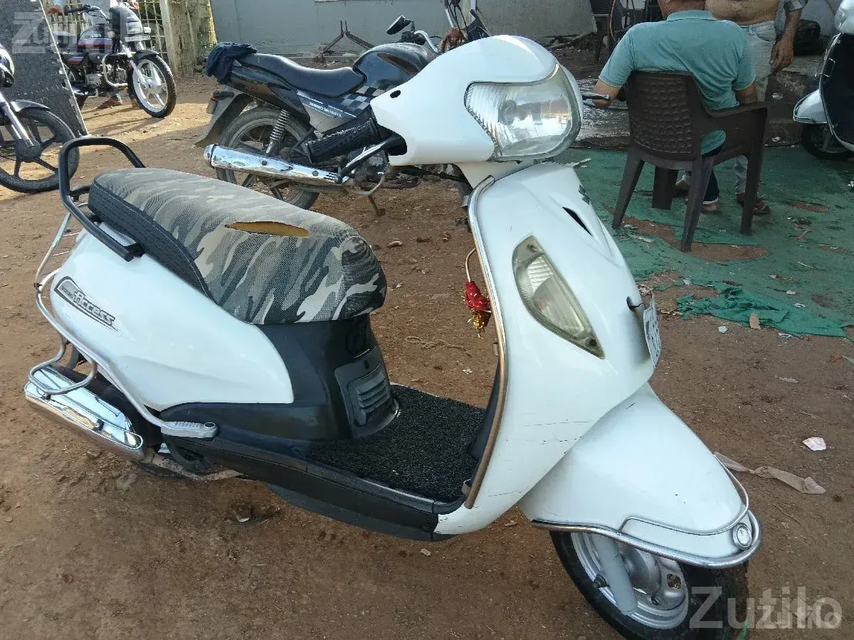 Suzuki Access 2014 Scooter First Owner - બાઇક્સ - કેશોદ - Image 2