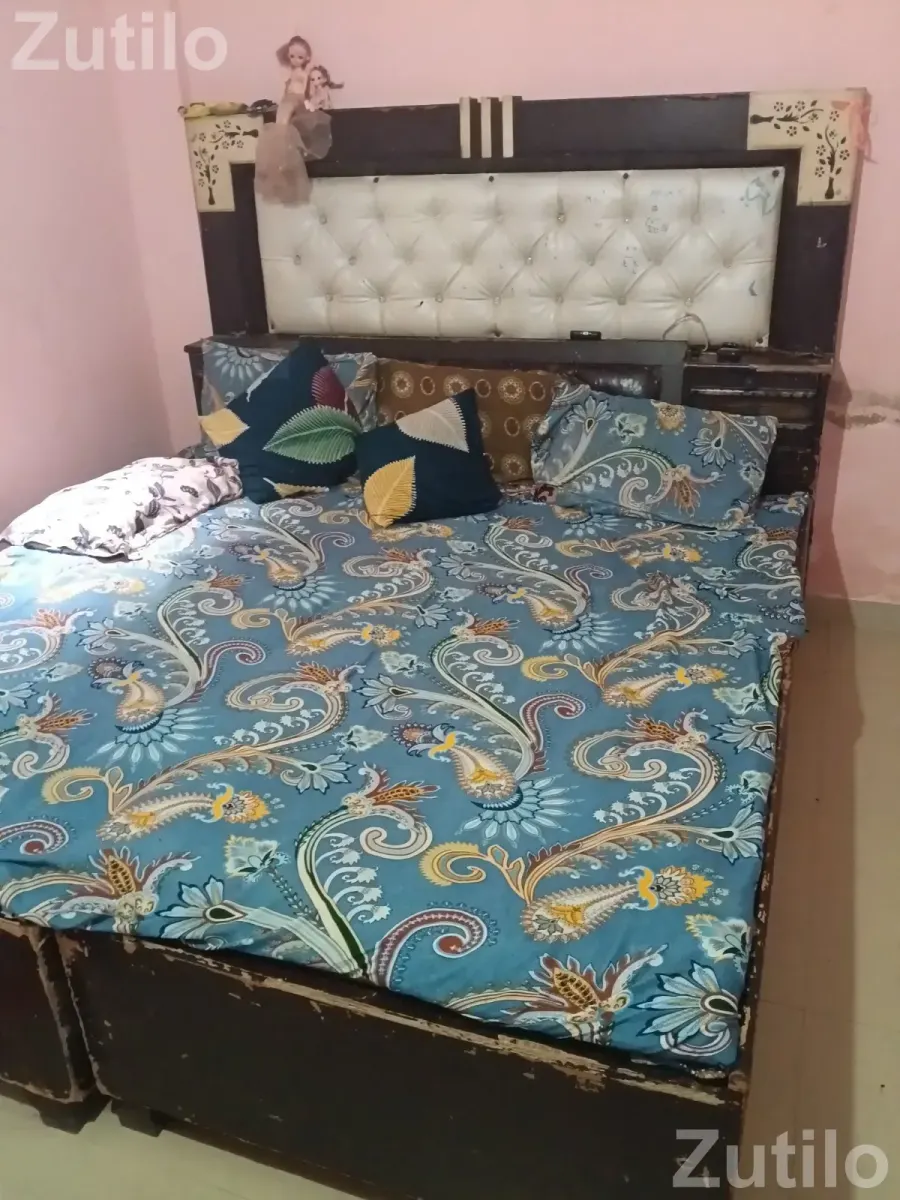 Double bed - પલંગ અને ગાદલા - સુરત શહેર - Image 2