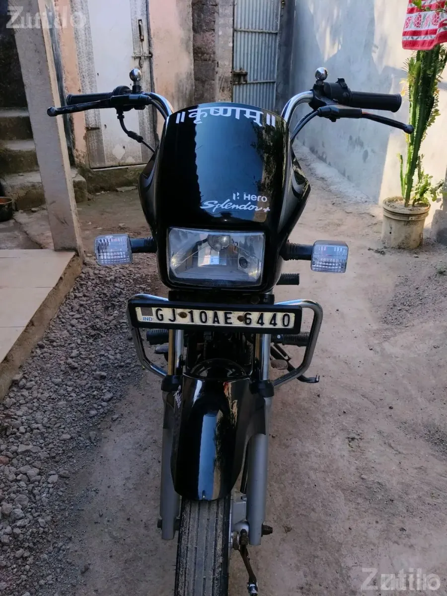 2006 Hero Splendor Bike in Black - Bikes - Lalpur - Image 4