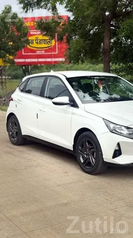 Hyundai i20 Petrol CNG 2022 Manual - Cars - Surat City - Image 3