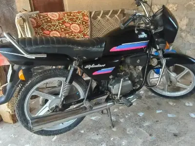 2005 Hero Honda Splendor Motorcycle 2005 Hero Honda Splendor Motorcycle