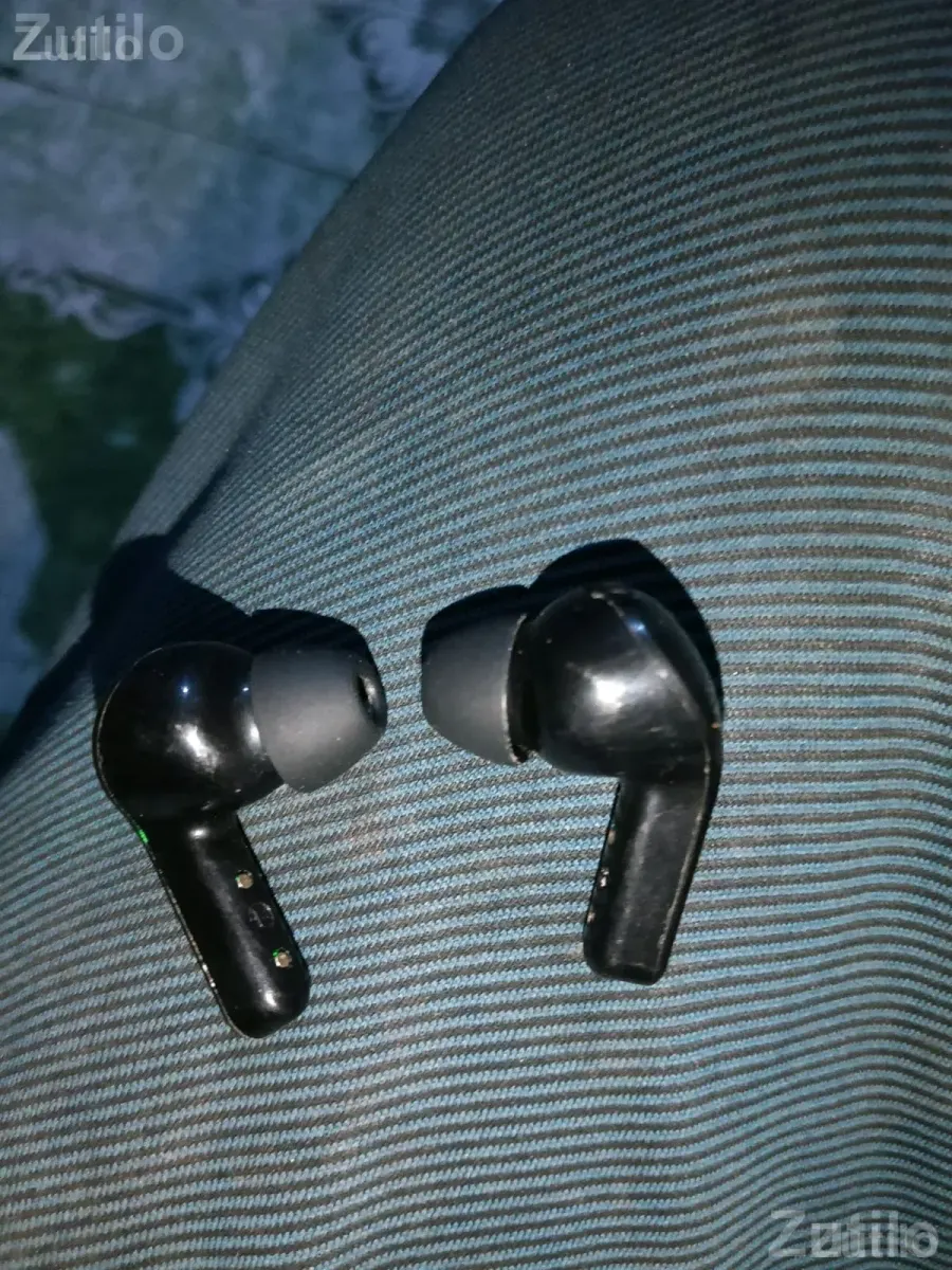 Wireless Earbuds with Charging Case - ઇલેક્ટ્રોનિક ઍક્સેસરીઝ - જુનાગઢ - Image 2