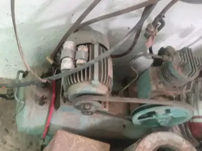 Toyo Air Compressor with Motor and 20 Ft Pipe Toyo Air Compressor with Motor and 20 Ft Pipe