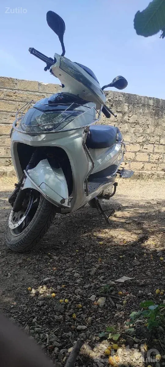 Used Electric Battery Scooter for Sale - Bikes - Bhanvad - Image 2