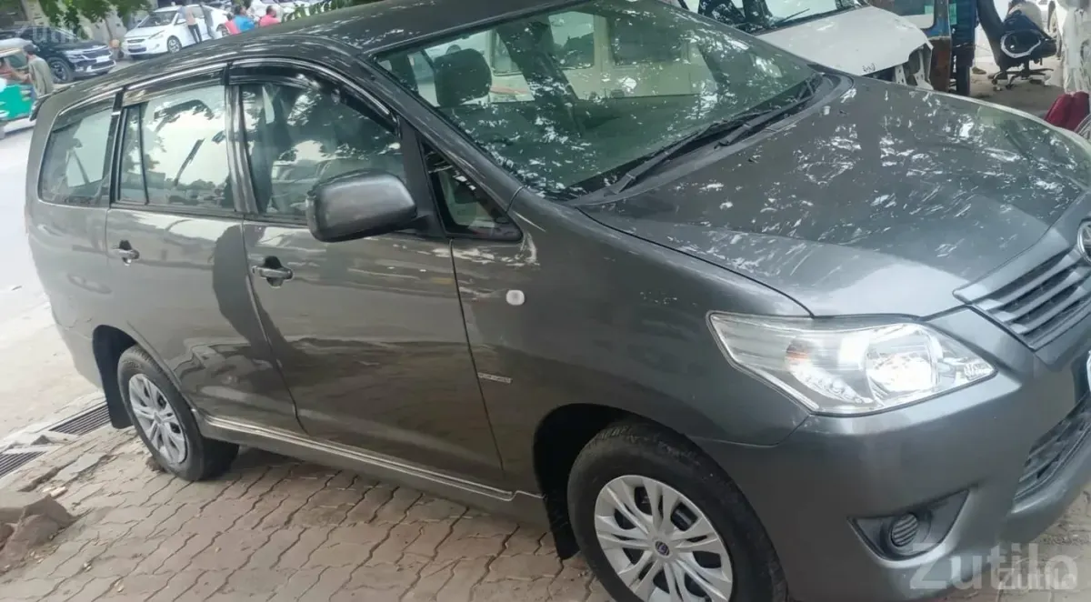 Toyota Innova Spacious Family MPV - કાર - અમદાવાદ શહેર - Image 2