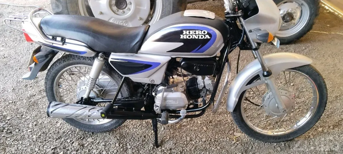 Hero Splendor 2006 Bike for Sale - બાઇક્સ - રાજકોટ શહેર - Image 2