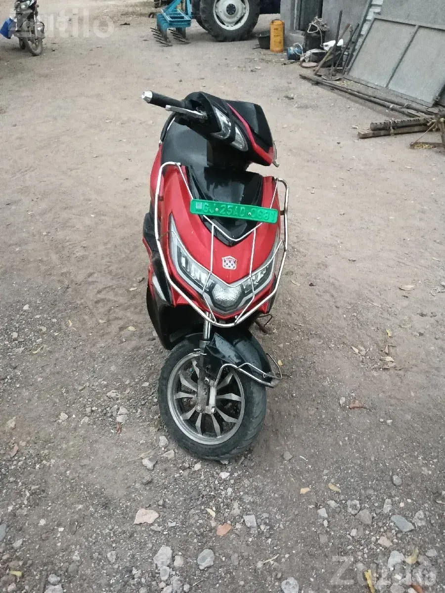 Red Electric Scooty, Single Owner - Bikes - Porbandar City - Image 2