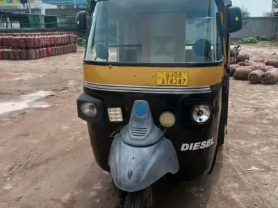 Diesel Auto Rickshaw in Good Condition