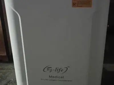 E-life 5L Medical Oxygen Concentrator E-life 5L Medical Oxygen Concentrator
