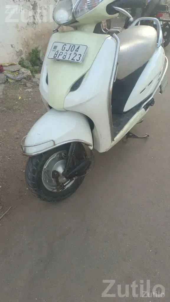 2013 Honda Activa Scooter with New Tyres - બાઇક્સ - ભાવનગર શહેર - Image 3