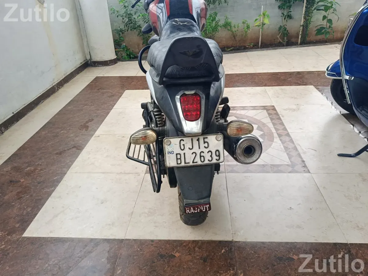 BAJAJ VIKRANT V15 - બાઇક્સ - વાઘોડિયા - Image 3