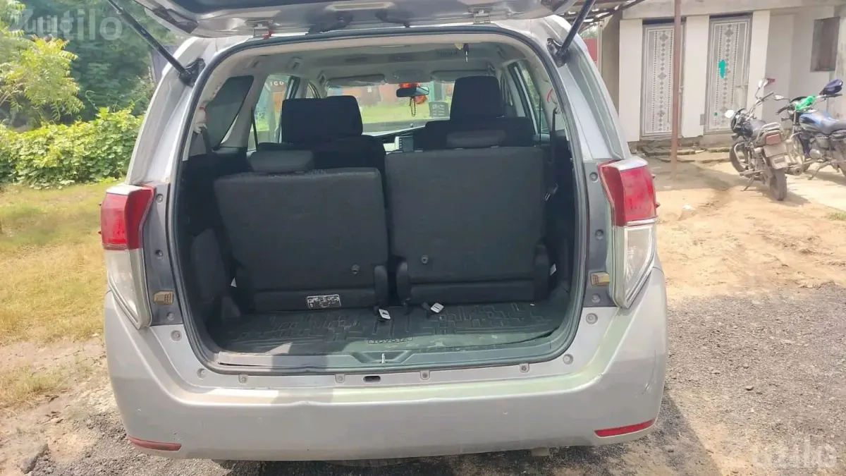 Toyota Innova Crysta 2022 Car - કાર - વડોદરા શહેર - Image 4