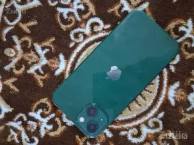 iPhone 13 iPhone 13