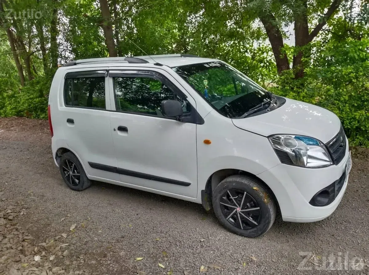 White Maruti WagonR with Alloy Wheels - Cars - Amreli City - Image 4