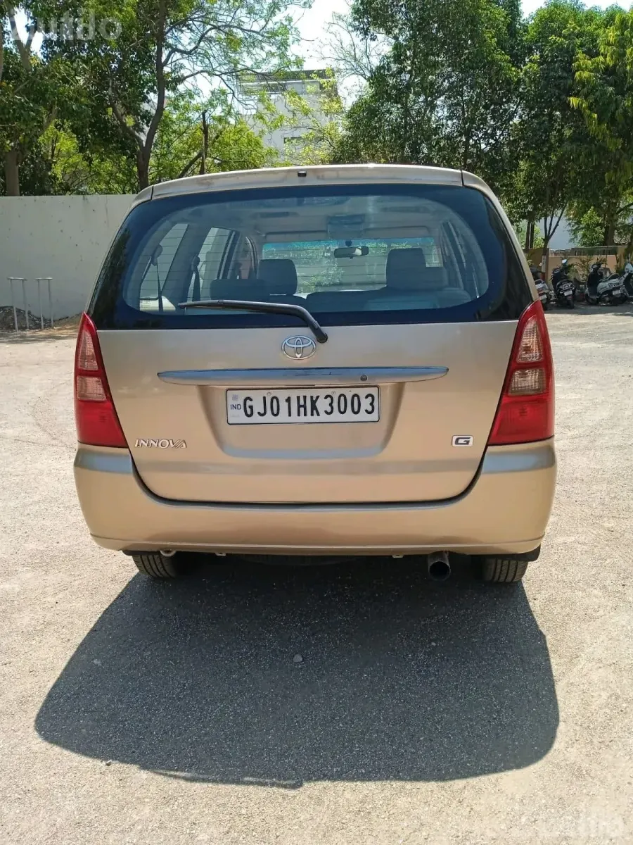 Toyota Innova 2.0 G Petrol 2005 - Cars - Rajkot City - Image 2