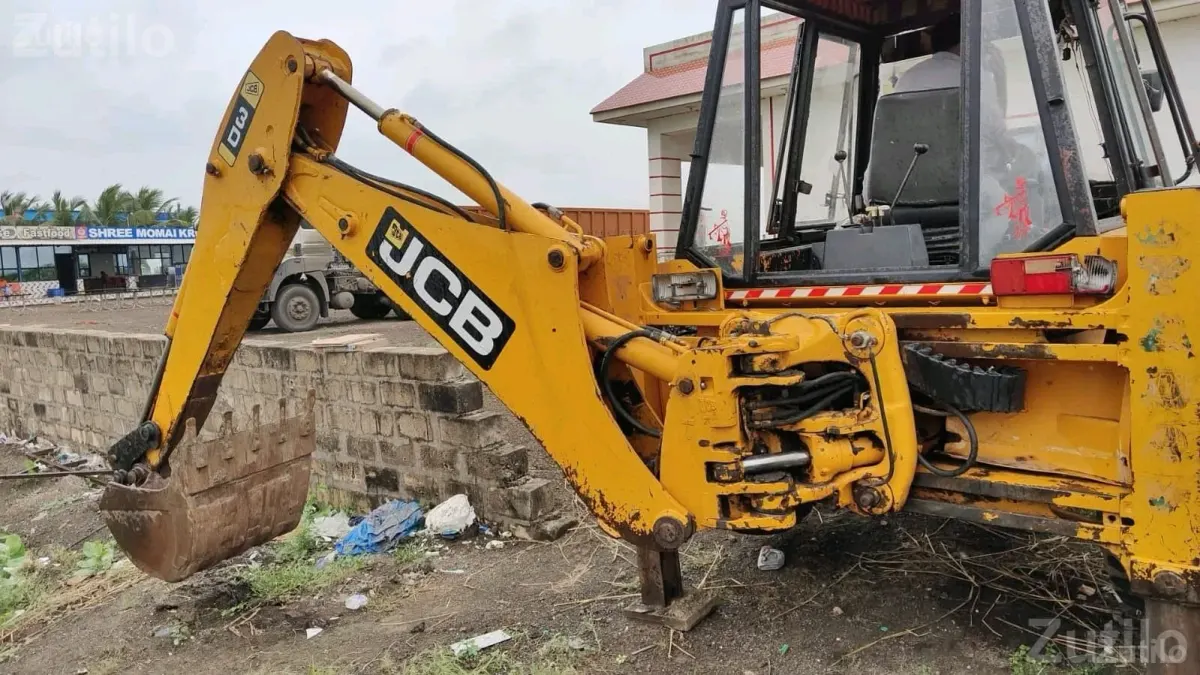 JCB Backhoe Loader 2005 with Complete Documents - Construction Vehicles - Khambhalia - Image 2