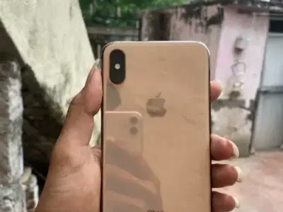 Gold Apple iPhone X in Good Condition Gold Apple iPhone X in Good Condition