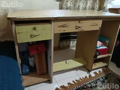 computer tablewith chair