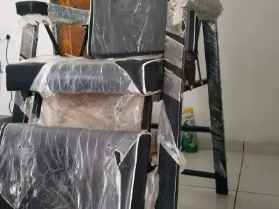 Beauty Parlour Chair with Footrest Beauty Parlour Chair with Footrest