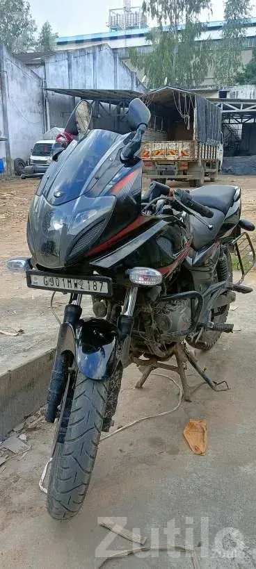 Bajaj Pulsar 220 2017 Petrol Bike - Bikes - Palanpur - Image 2