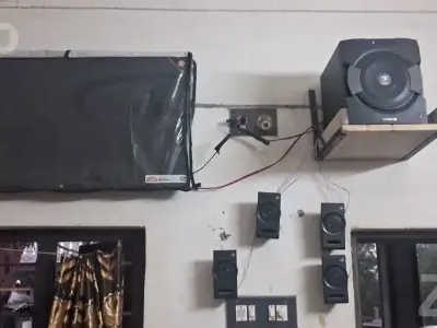 Wall Mounted TV with Speaker Setup Wall Mounted TV with Speaker Setup