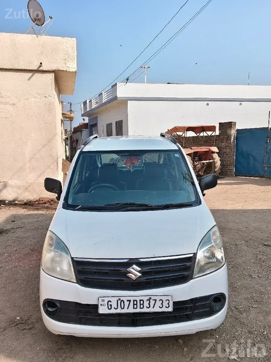 Maruti Suzuki WagonR LXI - White Hatchback - Cars - Bagasara - Image 3