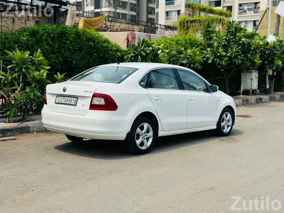 Skoda rapid 2014 1.6 Ambition Diesel - કાર - અમરેલી - Image 3