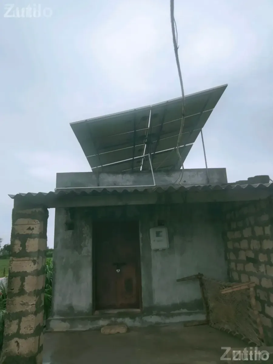 Solar Panel Setup with 18 Plates and Converter - Generators & Power Equip. - Palanpur - Image 2
