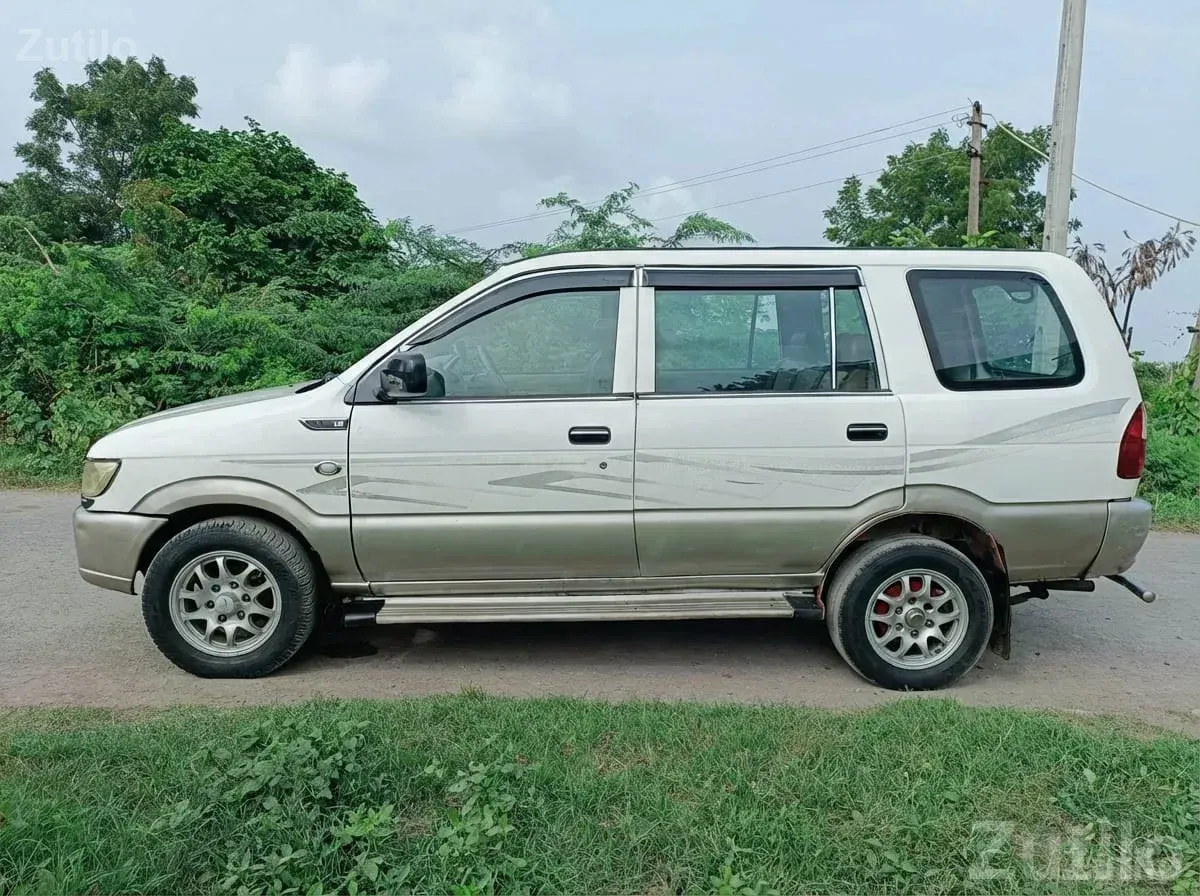 Chevrolet Tavera LT Spacious Diesel MPV - કાર - તલાલા - Image 2