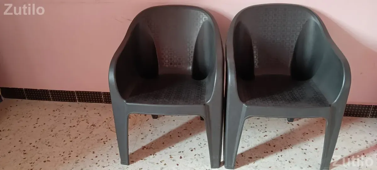 2 chair hai Kale color ke baithane ke liye - Chairs, Stools & Seating - Rajkot City - Image 3