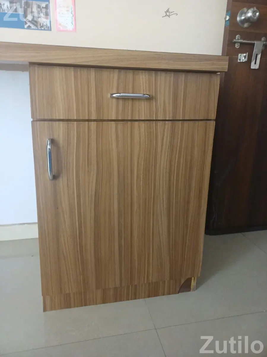 7 Ft Spacious Plywood Study/Office Table + Storage | FREE Tipai - ડેસ્ક, ઓફિસ અને કોમર્શિયલ ફર્નિચર - નડિયાદ - Image 4