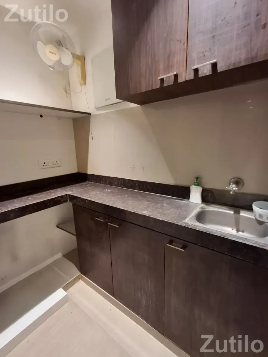 Fully furnished primium location office - દુકાનો - અમદાવાદ શહેર - Image 4