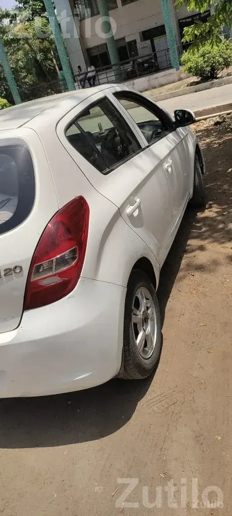 Hyundai i20 2011 Petrol CNG Top Model - Cars - Jasdan - Image 3
