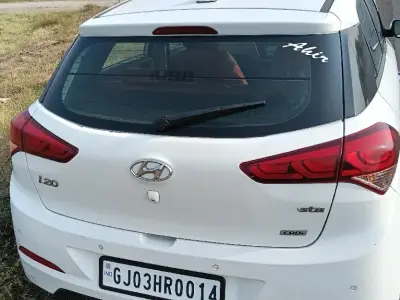 Hyundai i20 Elite CRDi White Hatchback Hyundai i20 Elite CRDi White Hatchback
