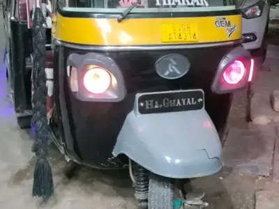 2017 BS4 Auto Rickshaw with New Tyres 2017 BS4 Auto Rickshaw with New Tyres