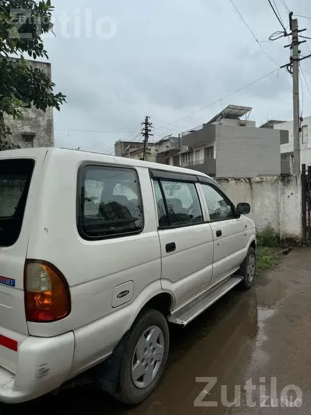 2010 Chevrolet Tavera in Tip Top Condition - કાર - ભાવનગર શહેર - Image 4