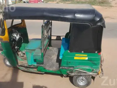 2014 CNG Auto Rickshaw 2014 CNG Auto Rickshaw