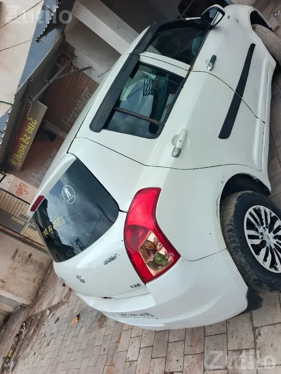 Maruti Suzuki Swift 2011 Diesel Hatchback - કાર - પોરબંદર - Image 3